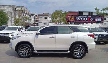 TOYOTA 4WD 2020 2.4V AT FORTUNER WHITE  6124 full