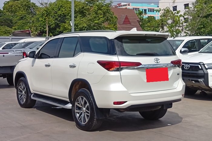 TOYOTA 4WD 2020 2.4V AT FORTUNER WHITE  6124 full