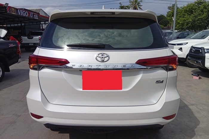 TOYOTA 4WD 2020 2.4V AT FORTUNER WHITE  6124 full