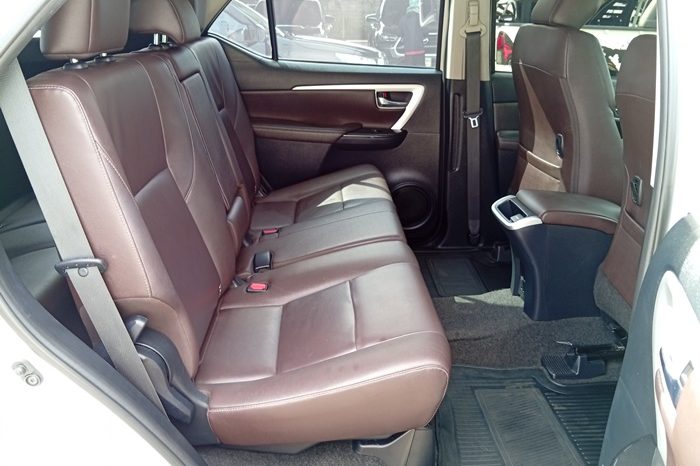 TOYOTA 4WD 2020 2.4V AT FORTUNER WHITE  6124 full