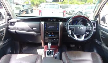 TOYOTA 4WD 2020 2.4V AT FORTUNER WHITE  6124 full