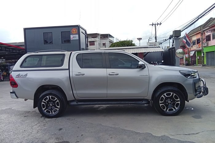 REVO 4WD 2022 2.4 MID MT DOUBLE CAB SILVER  9571 full