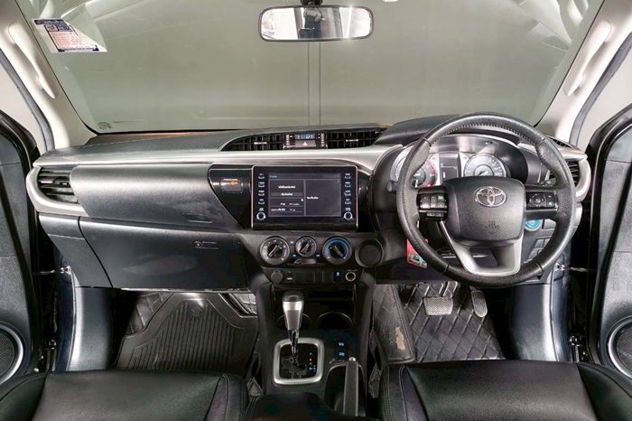 REVO PRE 2022 2.4E AT DOUBLE CAB BLACK 644 full