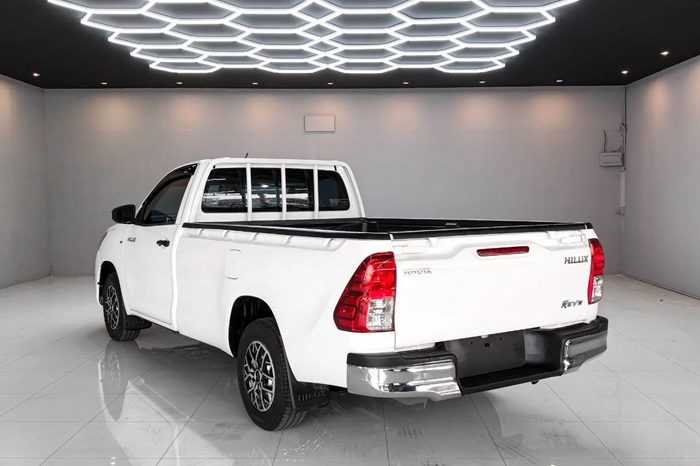 REVO 2WD 2018 2.4J MT STANDARD WHITE  1623 full