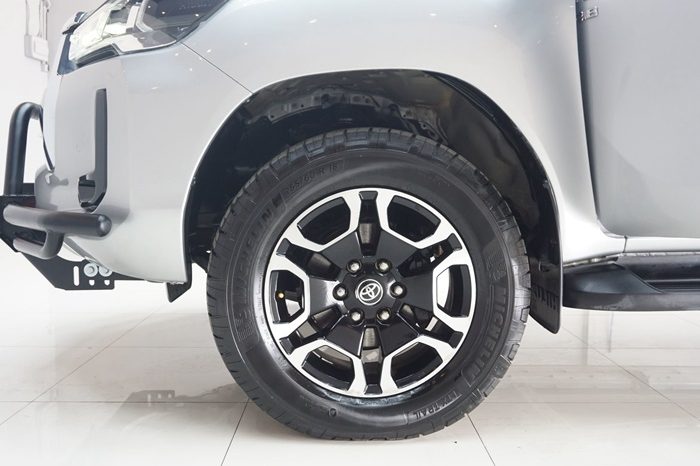 REVO 4WD 2021 2.8 HIGHT AT DOUBLE CAB SILVER  2915 full