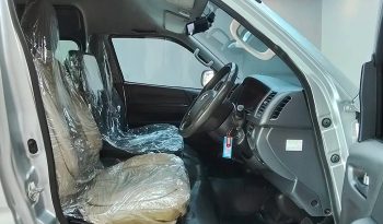 TOYOTA 2WD 2019 3.0 AT COMMUTER SILVER  6745 full