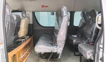 TOYOTA 2WD 2019 3.0 AT COMMUTER SILVER  6745 full