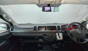 TOYOTA 2WD 2019 3.0 AT COMMUTER SILVER  6745 full