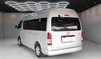TOYOTA 2WD 2019 3.0 AT COMMUTER SILVER  6745 full