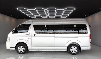TOYOTA 2WD 2019 3.0 AT COMMUTER SILVER  6745 full