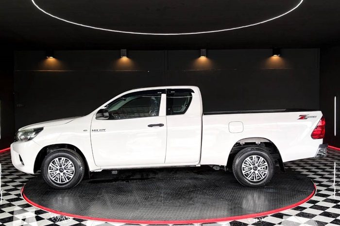 REVO 2WD 2017 2.4J MT SMART CAB WHITE  3457 full