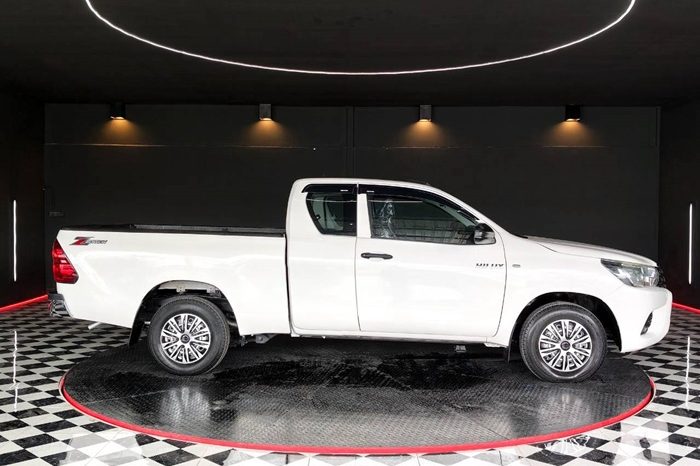 REVO 2WD 2017 2.4J MT SMART CAB WHITE  3457 full