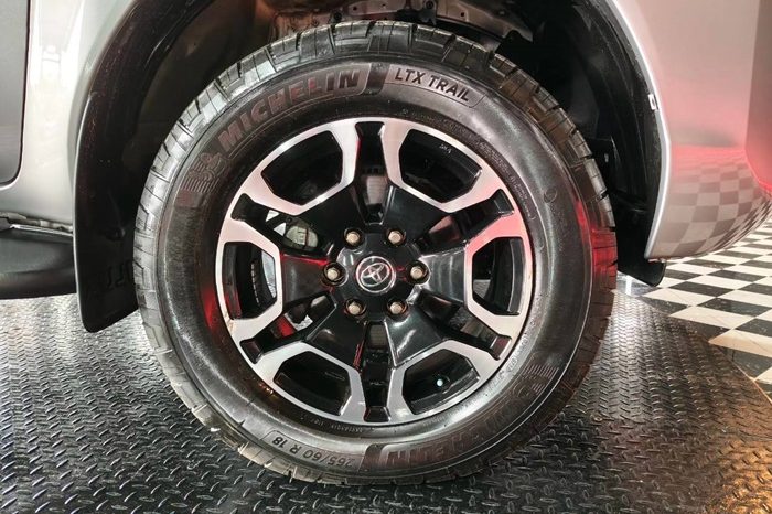 REVO 4WD 2021 2.8 HIGHT AT DOUBLE CAB SILVER  3823 full