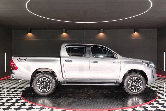 REVO 4WD 2021 2.8 HIGHT AT DOUBLE CAB SILVER  3823 full