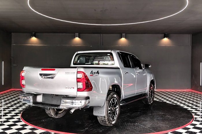REVO 4WD 2021 2.8 HIGHT AT DOUBLE CAB SILVER  3823 full