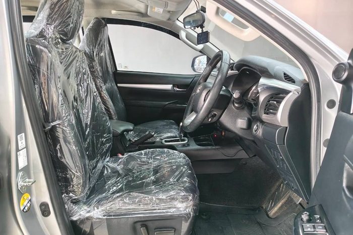 REVO 4WD 2021 2.8 HIGHT AT DOUBLE CAB SILVER  3827 full
