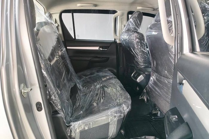 REVO 4WD 2021 2.8 HIGHT AT DOUBLE CAB SILVER  3827 full