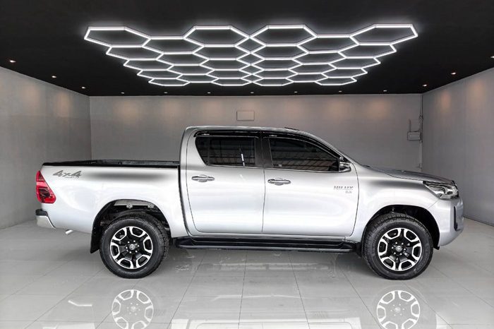 REVO 4WD 2021 2.8 HIGHT AT DOUBLE CAB SILVER  3827 full
