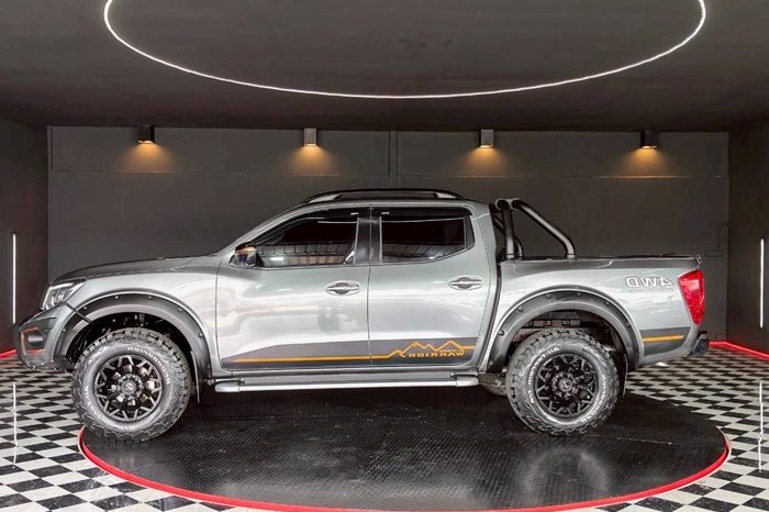 REVO 2WD 2021 2.4J MT STANDARD WHITE  7109 full