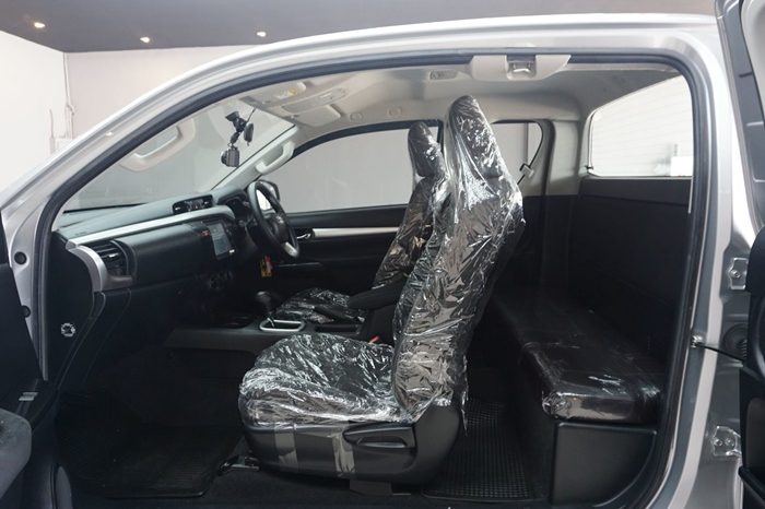 REVO PRE 2021 2.4 ENTRY AT SMART CAB SILVER  3941 full