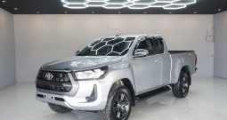 REVO PRE 2021 2.4 ENTRY AT SMART CAB SILVER  3941