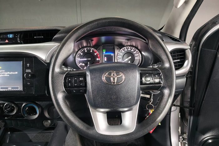 REVO PRE 2021 2.4 ENTRY AT DOUBLE CAB SILVER 4138 full