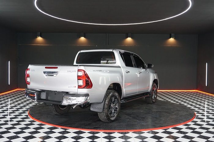 REVO PRE 2021 2.4 ENTRY AT DOUBLE CAB SILVER 4138 full