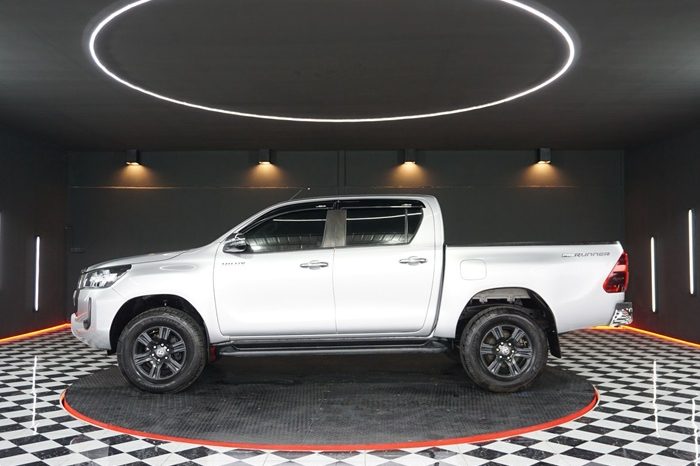 REVO PRE 2021 2.4 ENTRY AT DOUBLE CAB SILVER 4138 full