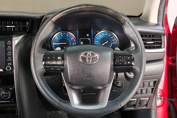 TOYOTA 2WD 2023 2.4V AT FORTUNER RED  4770 full
