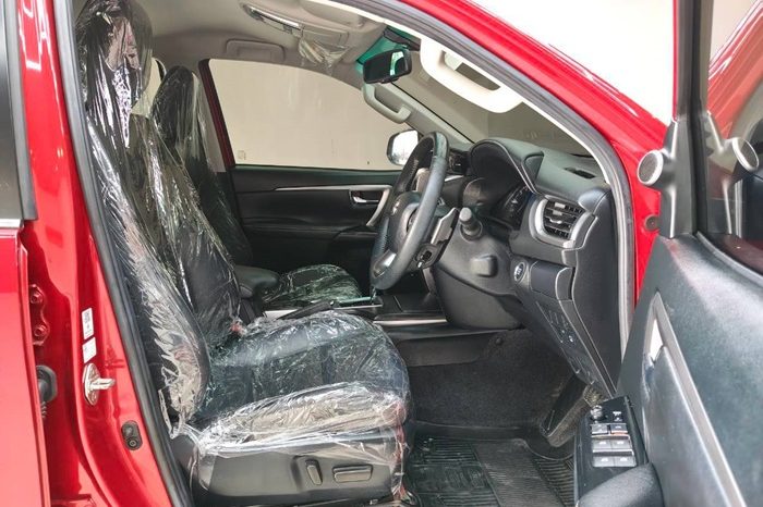 TOYOTA 2WD 2023 2.4V AT FORTUNER RED  4770 full