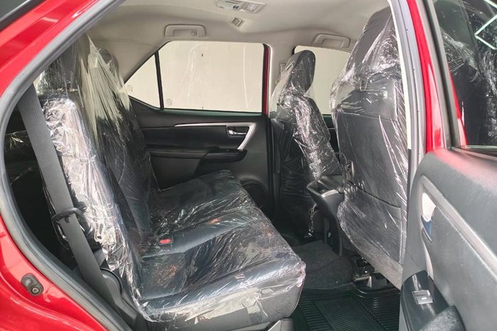 TOYOTA 2WD 2023 2.4V AT FORTUNER RED  4770 full