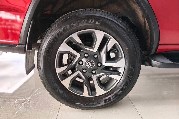 TOYOTA 2WD 2023 2.4V AT FORTUNER RED  4770 full