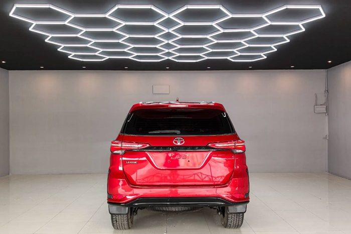 TOYOTA 2WD 2023 2.4V AT FORTUNER RED  4770 full