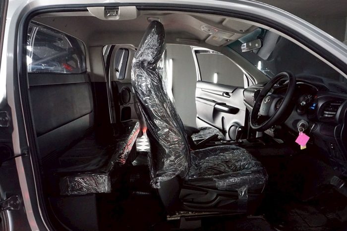 REVO 4WD 2017 2.4J AT SMART CAB SILVER  4789 full