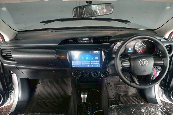 REVO 4WD 2017 2.4J AT SMART CAB SILVER  4789 full