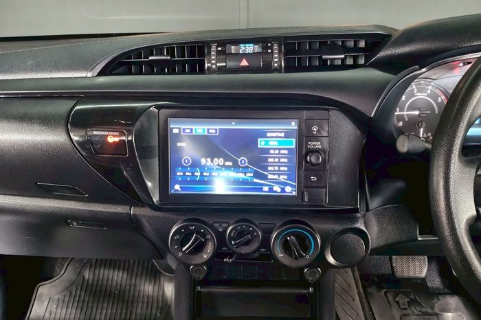 REVO 2WD 2022 2.4 ENTRY AT DOUBLE CAB DARK GREY  4908 full