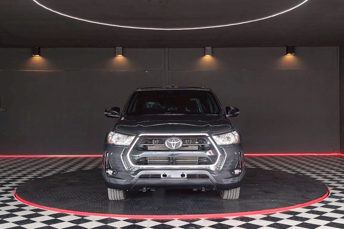 REVO 2WD 2022 2.4 ENTRY AT DOUBLE CAB DARK GREY  4908 full