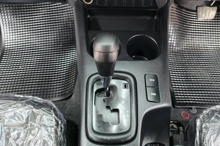 REVO 2WD 2022 2.4 ENTRY AT DOUBLE CAB BRONZE  4916 full