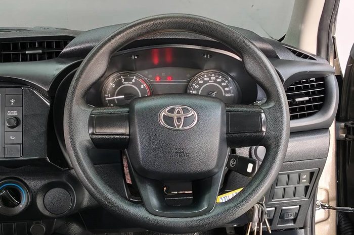 REVO 2WD 2022 2.4 ENTRY AT DOUBLE CAB BRONZE  4916 full