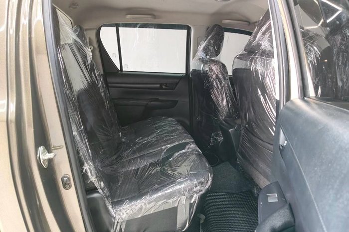 REVO 2WD 2022 2.4 ENTRY AT DOUBLE CAB BRONZE  4916 full