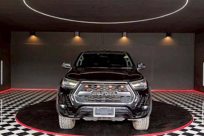 REVO PRE 2022 2.4E AT DOUBLE CAB BLACK 644 full