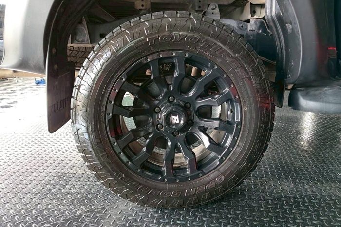 REVO PRE 2022 2.4E AT DOUBLE CAB BLACK 644 full