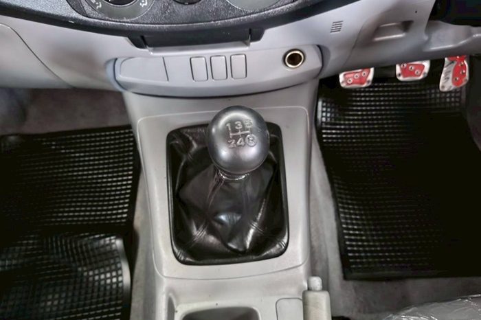 VIGO 2WD 2011 2.7J MT SMART CAB SILVER 6676 full