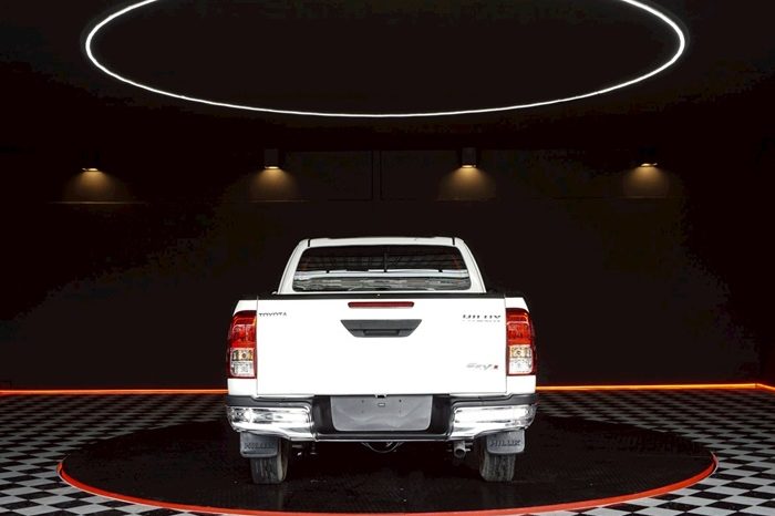 REVO 2WD 2020 2.4 MID MT SAMRT CAB WHITE  6923 full
