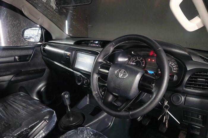 REVO 4WD 2021 2.8 ENTRY MT STANDARD DARK GREY  7630 full