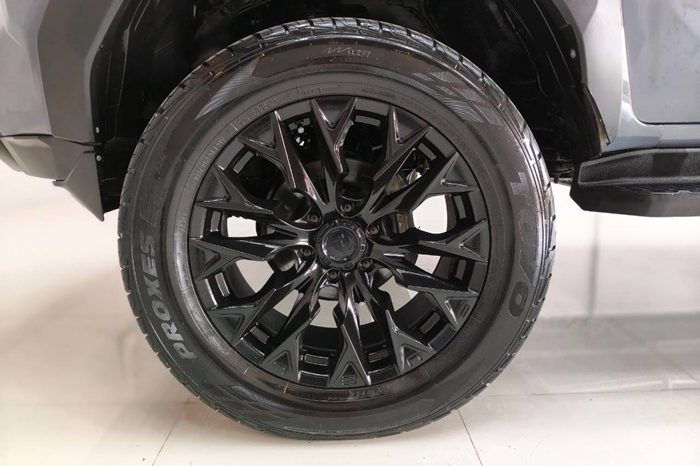 REVO 4WD 2021 2.8 ENTRY MT STANDARD GREY  7633 full