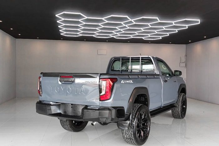 REVO 4WD 2021 2.8 ENTRY MT STANDARD GREY  7633 full