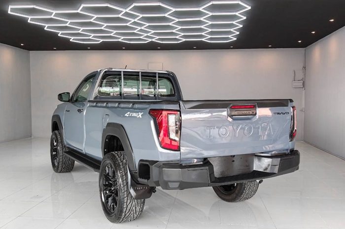 REVO 4WD 2021 2.8 ENTRY MT STANDARD GREY  7633 full