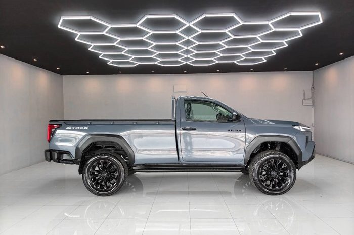 REVO 4WD 2021 2.8 ENTRY MT STANDARD GREY  7633 full