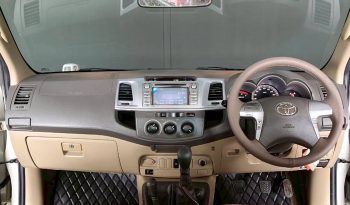 VIGO 4WD 2012 3.0G MT DOUBLE CAB WHITE  7875 full